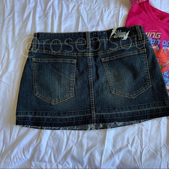 {Abbey DAWN} by Avril Lavigne Denim Mini +Distress - Picture 7 of 8